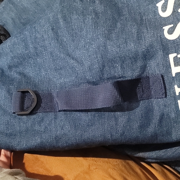 Guess back pack - Picture 4 of 6